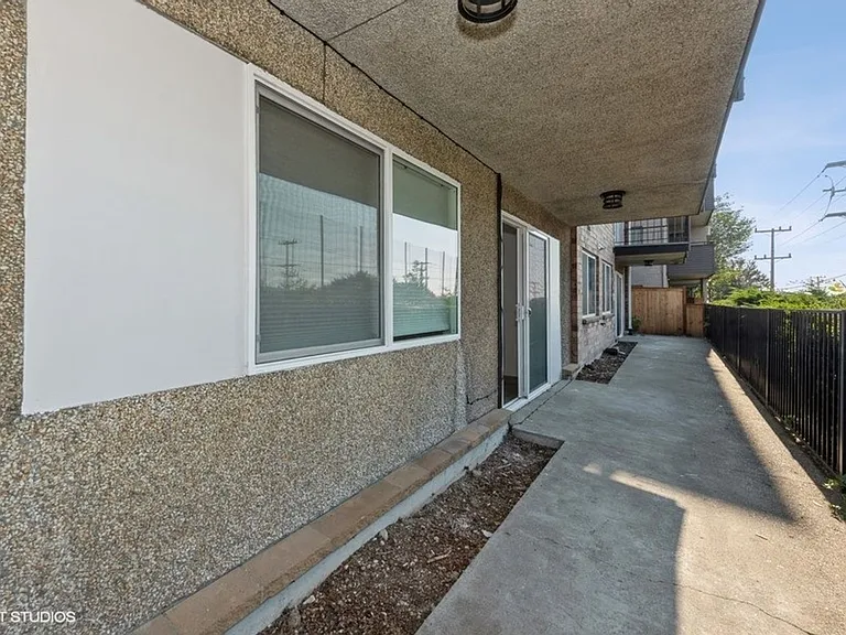 Barrett Apartments — Photo 19