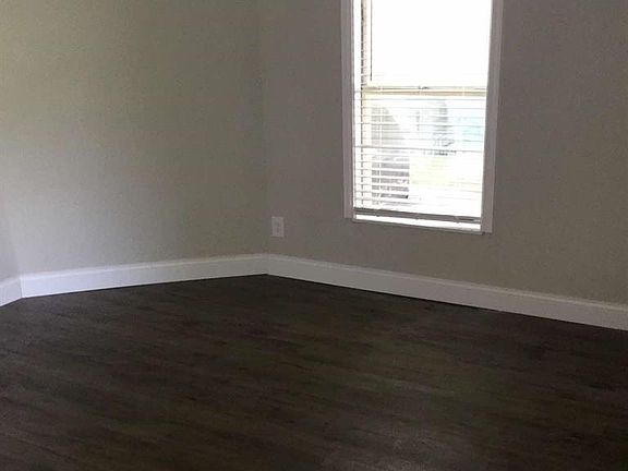 5th image of 700 S Crockett St #1