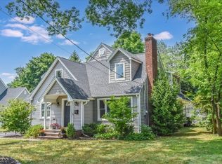 34 Somerset Ct, Glen Rock, NJ 07452