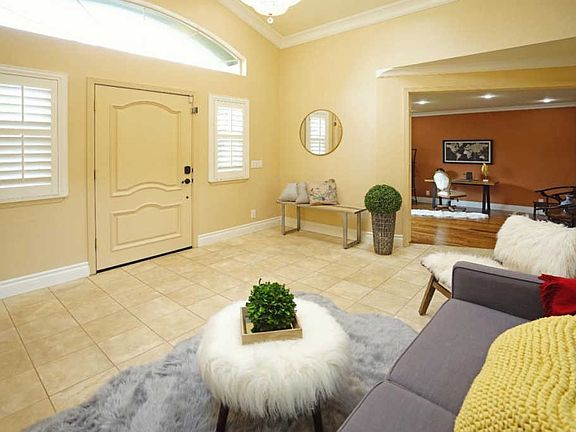 5th image of 115 Meadowbrook Dr
