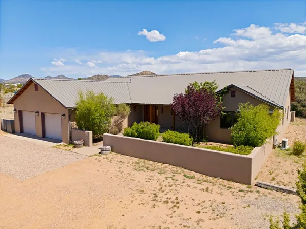 4 Alma Ct, Santa Fe, NM 87508