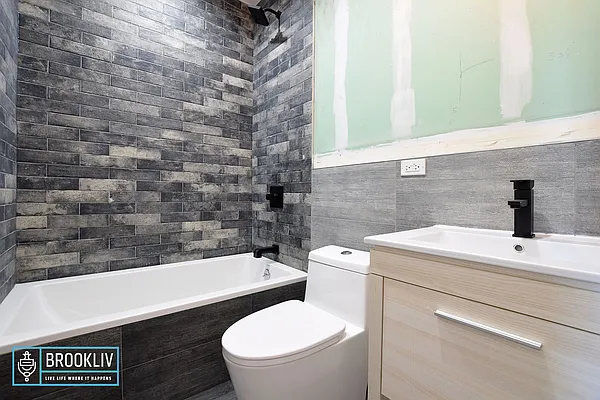 Rented by null | media 33