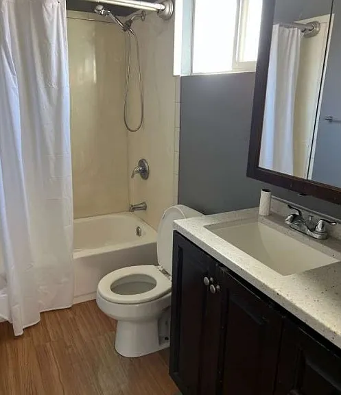 1032 Castlewood Dr — Photo 6