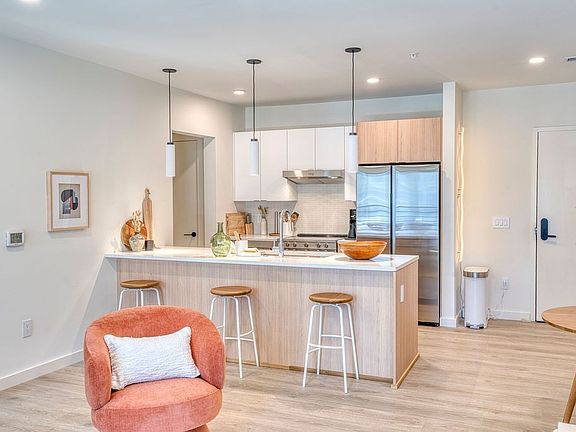 4th image of 635 7th Ave S #508