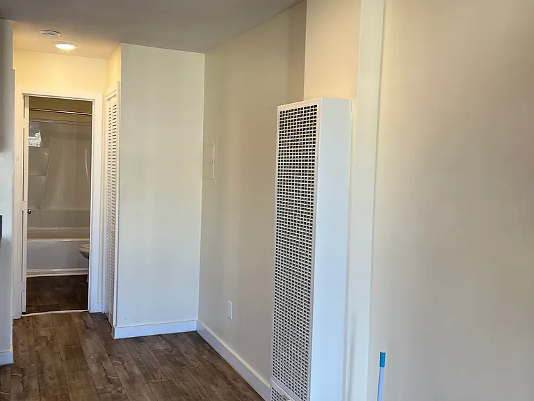 1901 W Florence Ave #5 — Photo 6