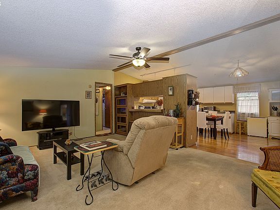 3rd image of 1004 NE 72nd St Unit 49