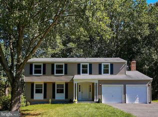 9623 Locust Hill Dr, Great Falls, VA 22066