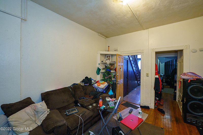 5th image of 611 Clinton Avenue