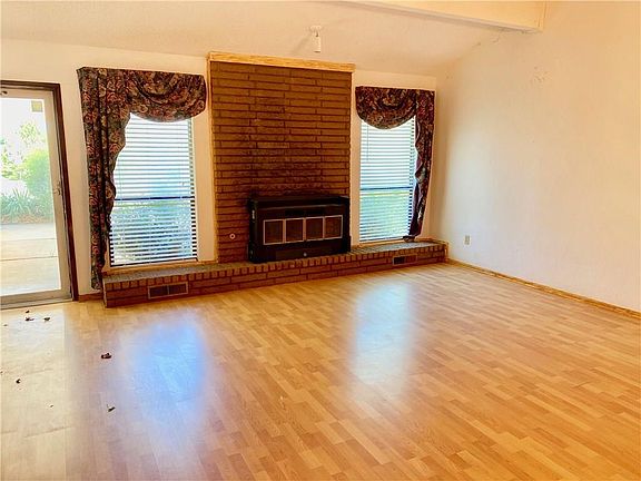 5th image of 5003 Hart Dr NE