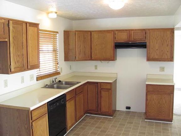 2nd image of 10604 E Creekside Woods Dr