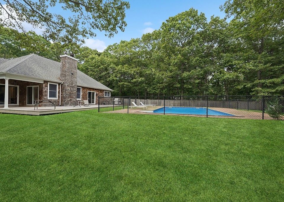 1st image of 279 Norfolk Dr