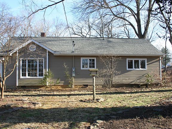 3rd image of 2406 NE Emoriland Blvd