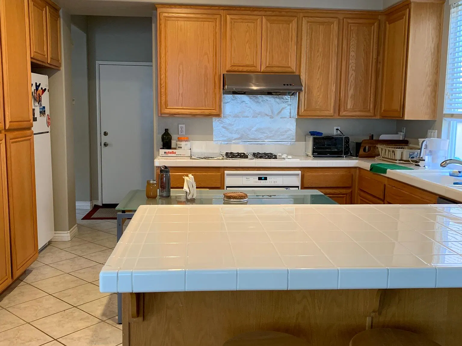 3 bed, 2.5 bath, 1957 sqft, $4,750 — Photo 4