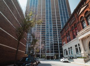 1560 N Sandburg Ter APT 1506, Chicago, IL 60610
