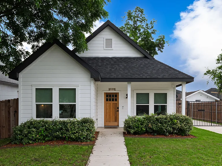 Single-family home in Fort Worth, Texas.