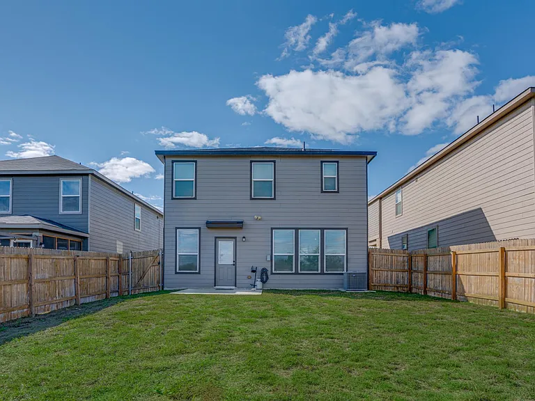 1806 Overlook Bnd — Photo 23