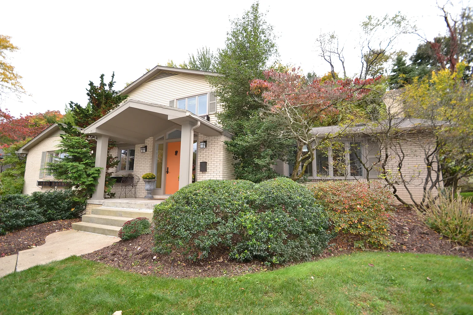226 Lynn Haven Dr photo 1