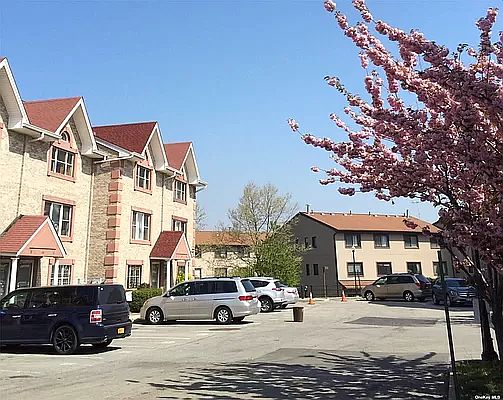 3rd image of 114-63 Dalian Ct