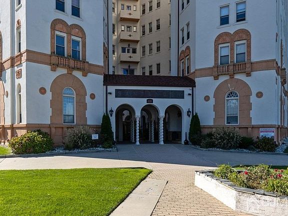3rd image of 400 Deal Lake Dr APT 4G