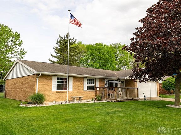 4th image of 633 Bellaire Dr