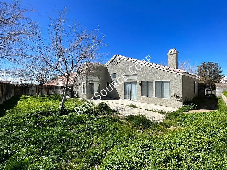 3424 Amber St — Photo 21