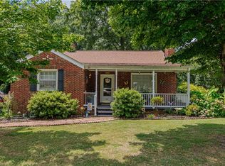 907 Kilby St, Burlington, NC 27215