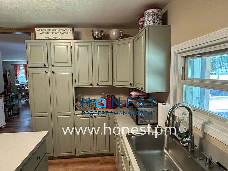 206 Derosay Ave #1 — Photo 6