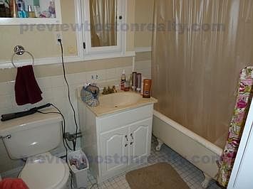 2nd image of 90 Brainerd Rd #T20