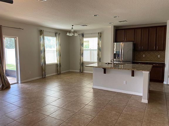 3rd image of 2728 Monticello Way