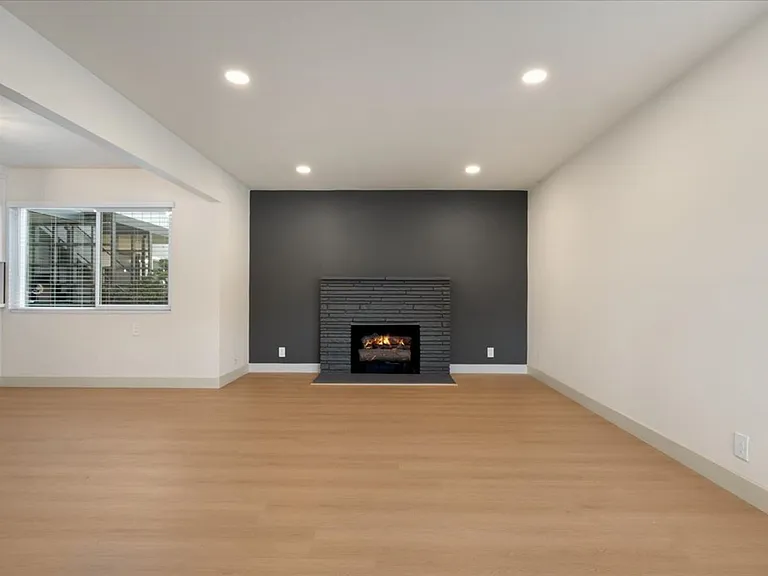 Maude Ave 7 LLC — Photo 4