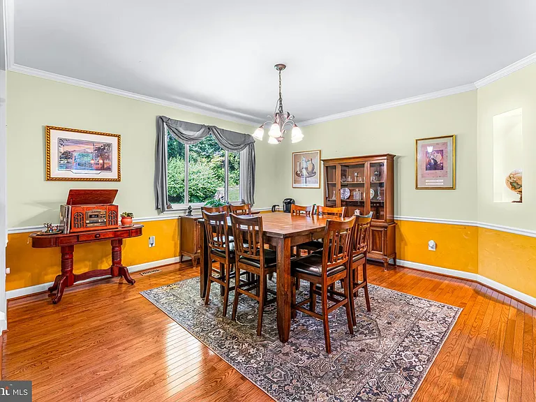 10870 Hammond Dr — Photo 10