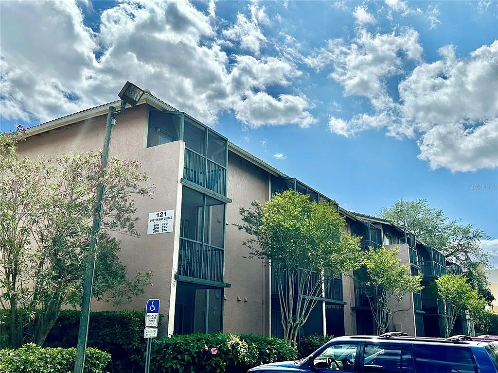 1 bed, 1.0 bath, 496 sqft, $1,200 — Photo 1