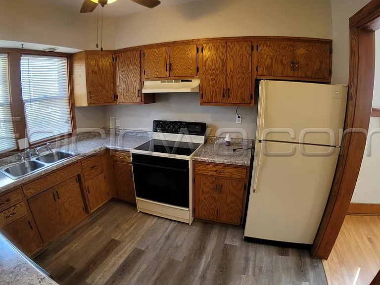 1112 Maplewood Dr NE — Photo 13