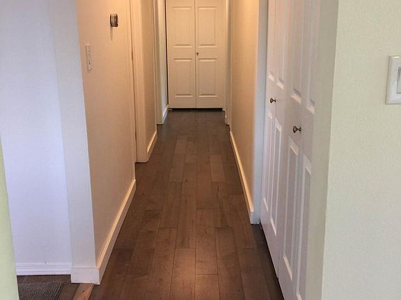 3rd image of 2530 186th Ave NE