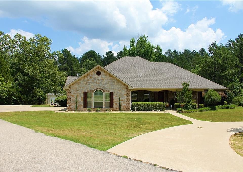 1st image of 605 Dogwood Ln
