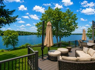 3396 Kings Point Rd, Excelsior, MN 55331