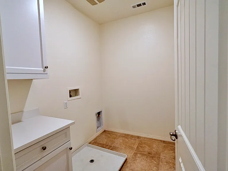 3176 E Olympic Dr — Photo 15