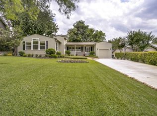 312 Charles Rd, Terrell Hills, TX 78209