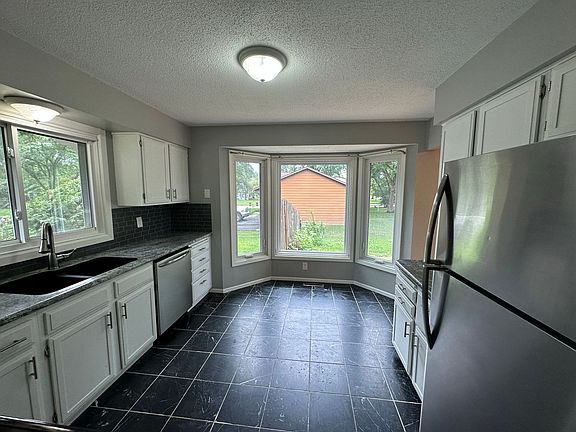 5th image of 2710 Kempston Dr