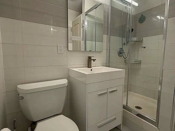 4th image of 80 Elizabeth St APT 6N
