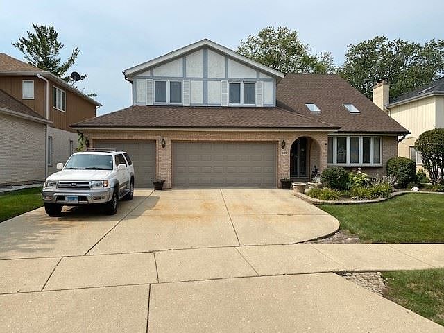 1st image of 920 Carlow Dr