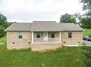 863 Quiet Oaks Way, Dandridge, TN 37725