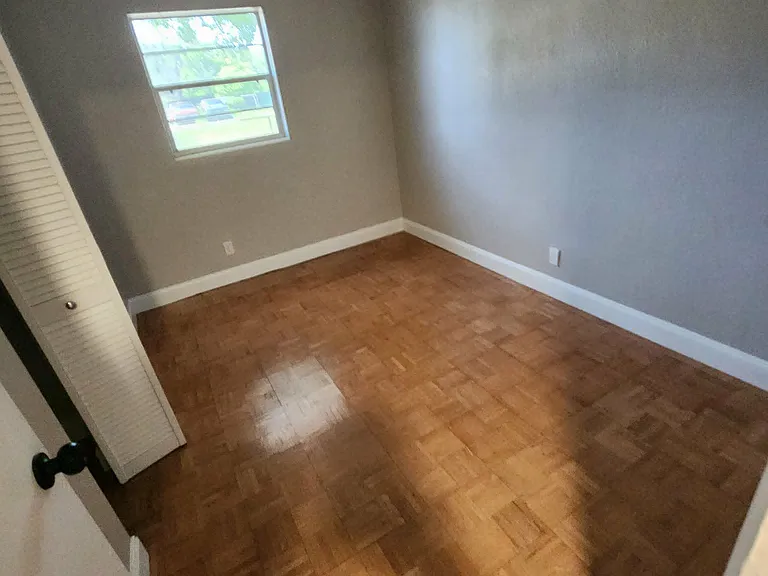 1216 Deneece Ter — Photo 12