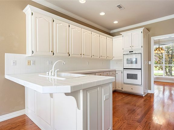 4th image of 2716 W Lilac St