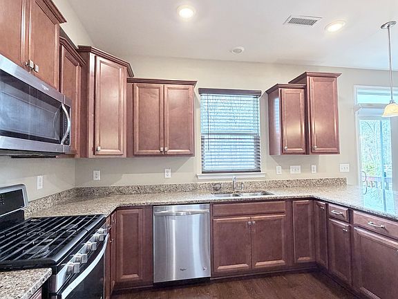 5th image of 1447 Glenwater Dr