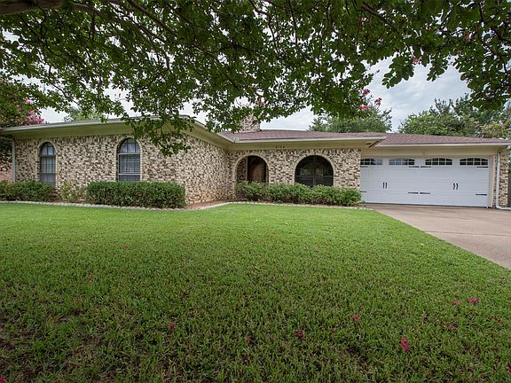 2nd image of 8704 Irongate Dr