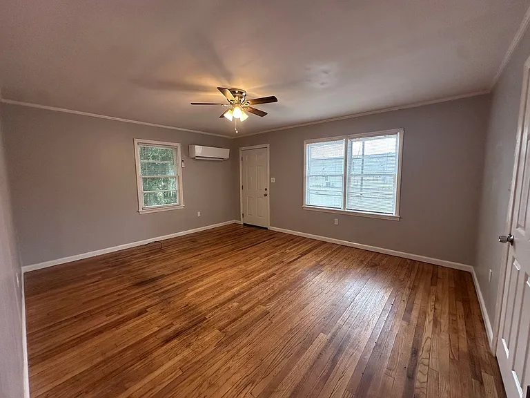 901 N Franklin St — Photo 11