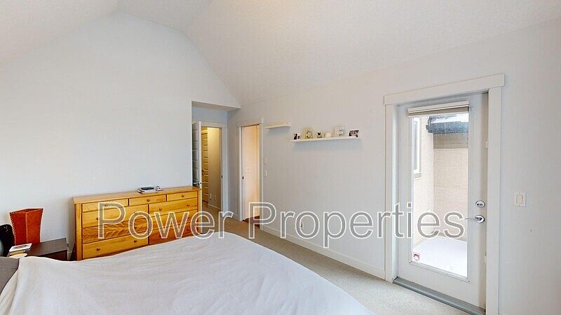 Calgary Townhouse for rent - 3 Bedrooms — photo 11