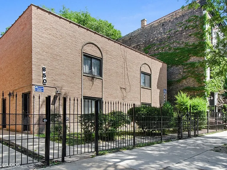 848-50 W. Altgeld St. — Photo 1