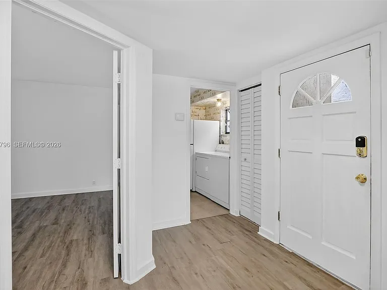 9703 N New River Canal Rd #103 — Photo 5